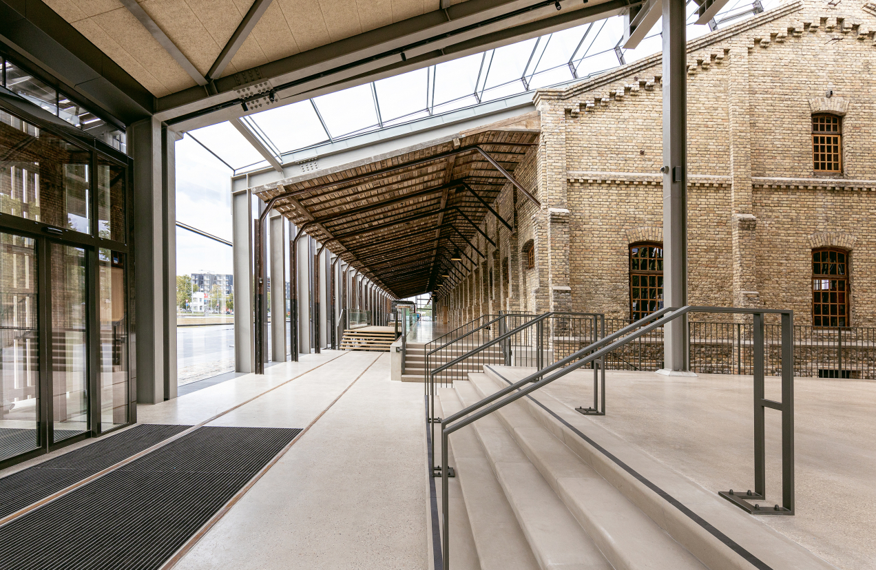 UNFILTERED venue photo 4